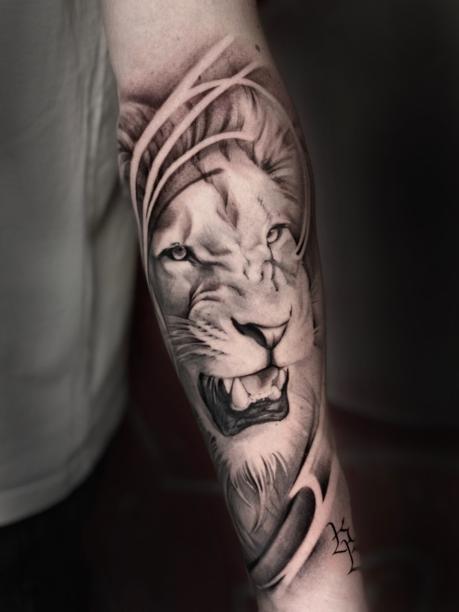 Татуировка лев: значение и фото