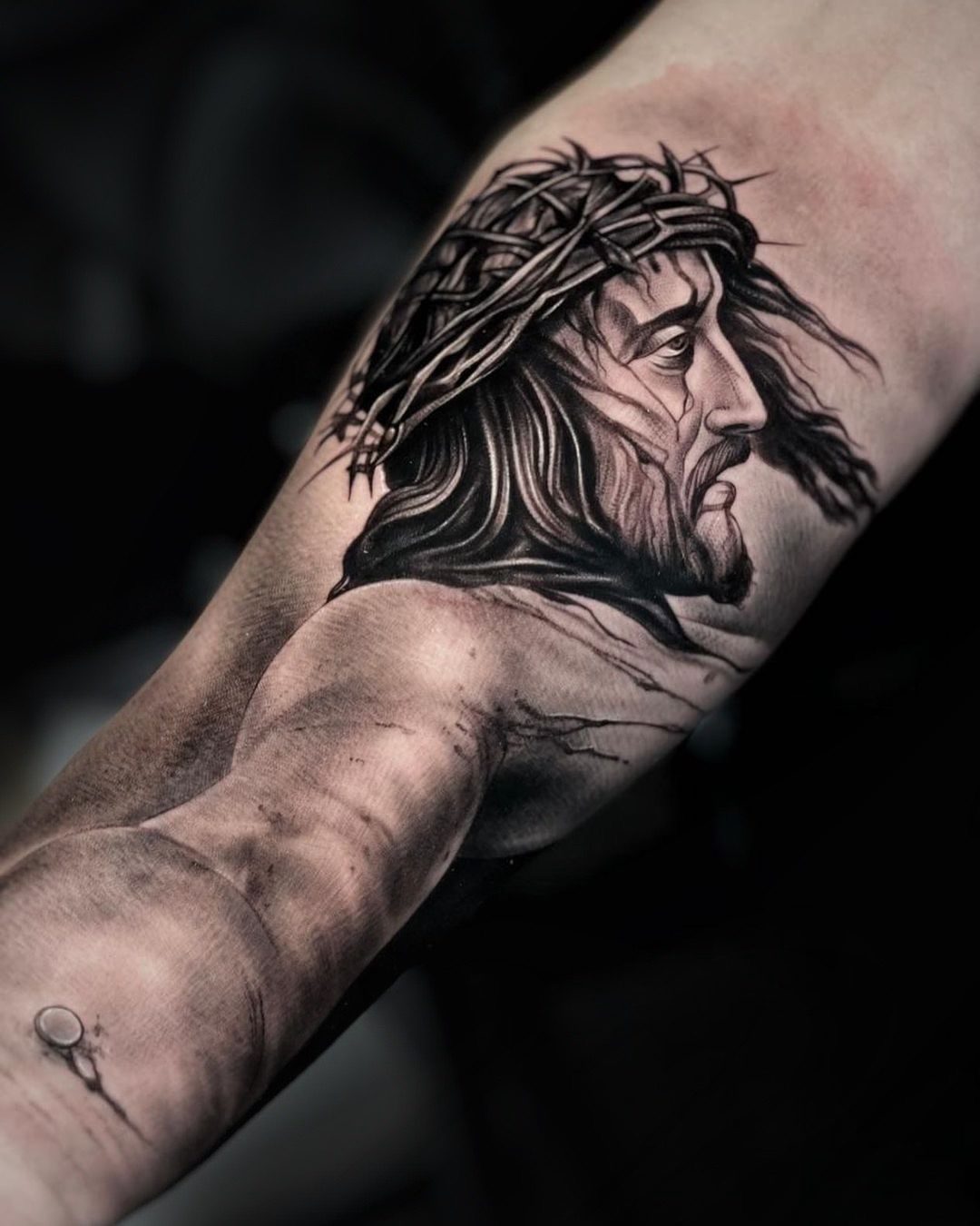 Татуировка Иисус: значение, фото, эскизы - Татуировки и их значение от А до Я